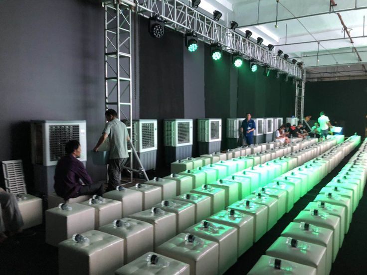 Outdoor event cooling and heating setup